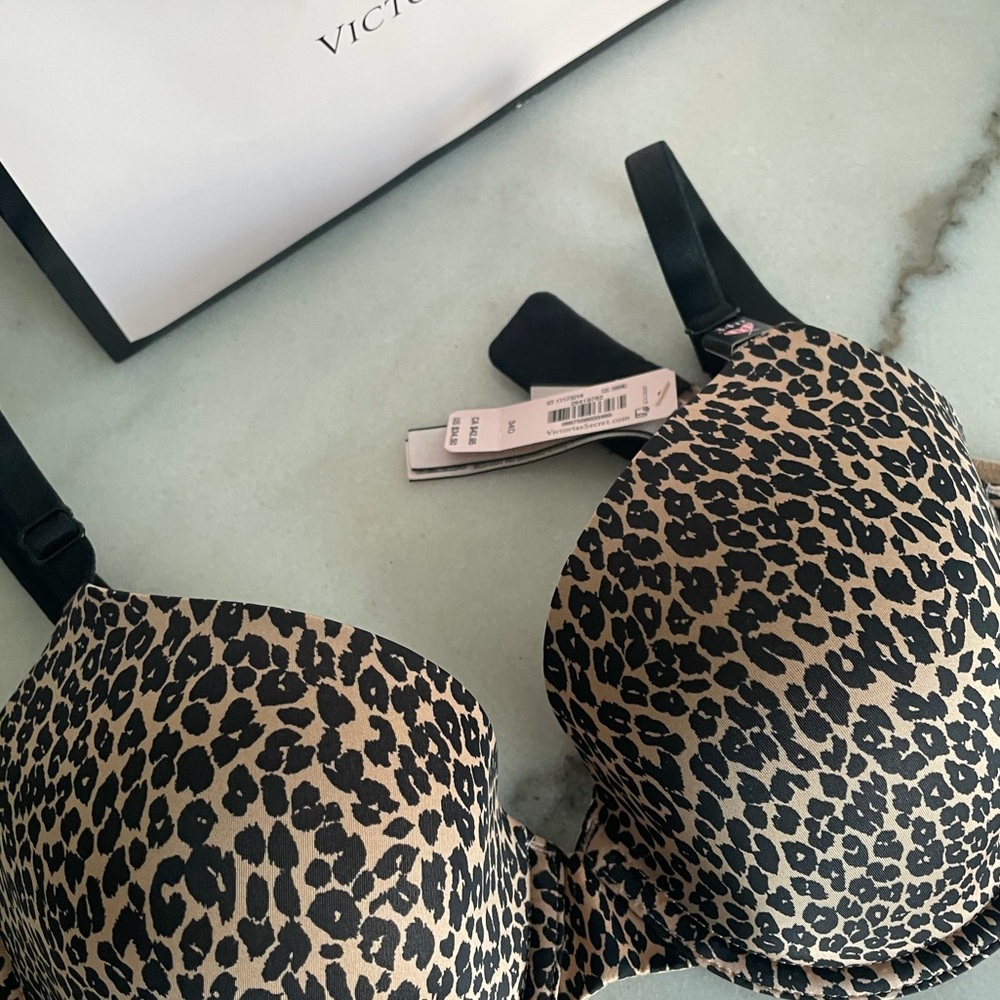 NWT Victoria's Secret 34d black leopard print underwire lightly lined bra - Picture 4 of 12